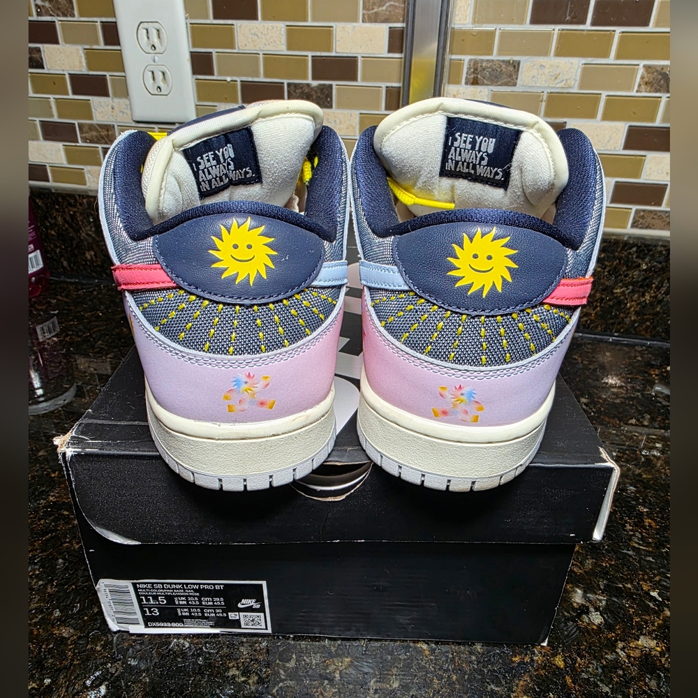 Nike SB Dunk Low x 'Be True' EUC RARE Size 11.5 W/ Original Box - Picture 2 of 7